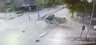 Bursa'da Çöp Kamyonu Ters Takla Attı!