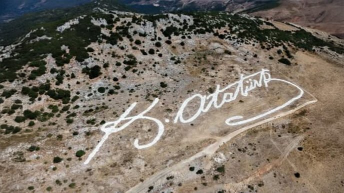 Türkiye'nin En Büyük Atatürk İmzası Yenilendi