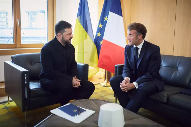 Zelenskiy ile Macron Brüksel’de Görüştü: “Rusya Üzerindeki Baskı Artırılmalı”