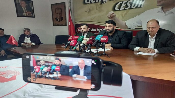 Bursa’da Cumhuriyet Bayramı Kutlamaları ve Siyasi Eleştiriler: 3 Parti Ortak Açıklama Yaptı