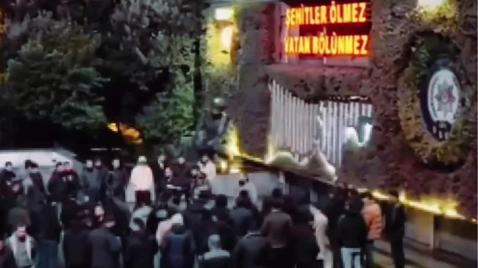 27 ilde FETÖ'ye 71 gözaltı!