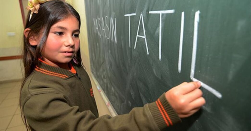 9 Günlük Ara Tatil Yarın Başlıyor: 20 Milyon Öğrenci Tatile Giriyor