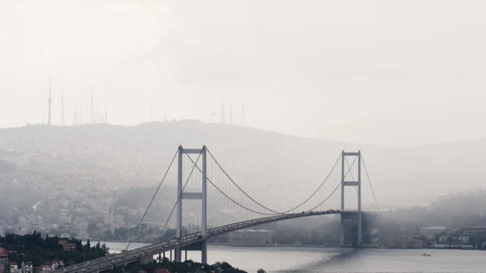 Sıcaklıklar mevsim normallerinin üzerinde... Kuzeybatıda sağanak alarmı!