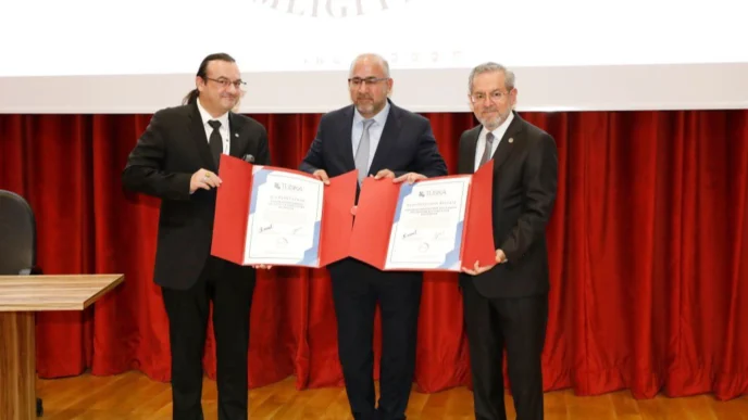 Ankara Üniversitesi Diş Hekimliği Fakültesi TÜSKA akreditasyon belgesi aldı
