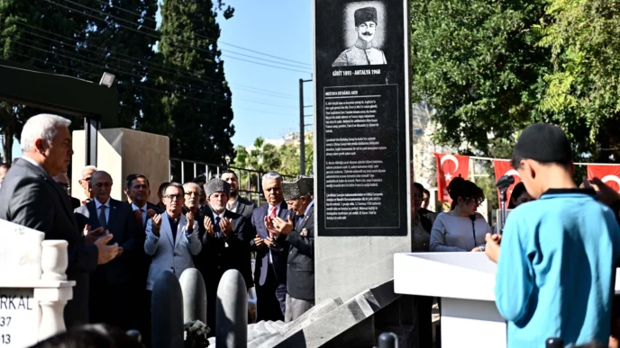 Antalya Muratpaşa'da Topçu Yüzbaşı Aker unutulmadı