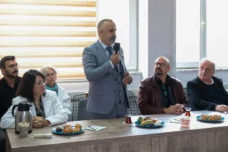 Arena Eğitim Kurumları'ndan Prof. Dr. Ahmet Cevizci'ye anlamlı vefa