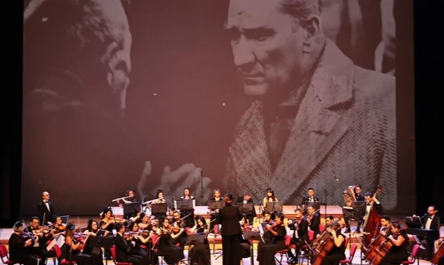 Ata’ya saygı konseri Denizli’de duygusal anlara sahne oldu