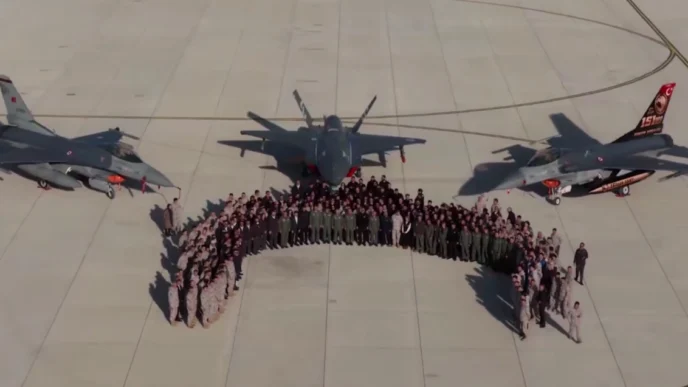 Bayraktar KIZILELMA insansız savaş uçağıyla dünyada ilki başardı