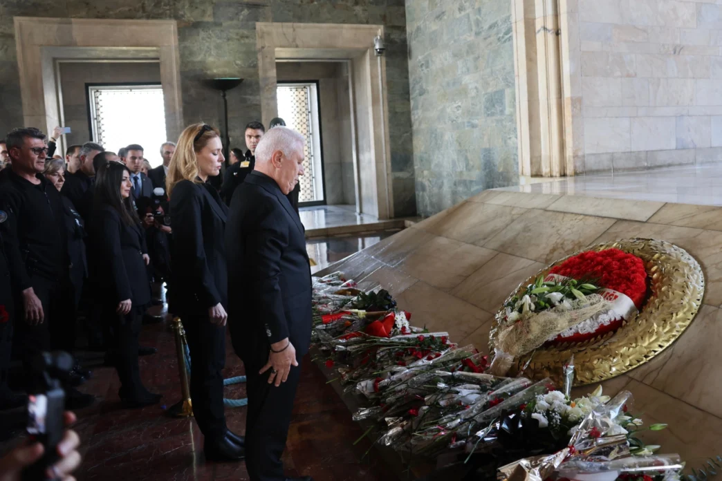 Bursa Büyükşehir Ata'sının huzurunda