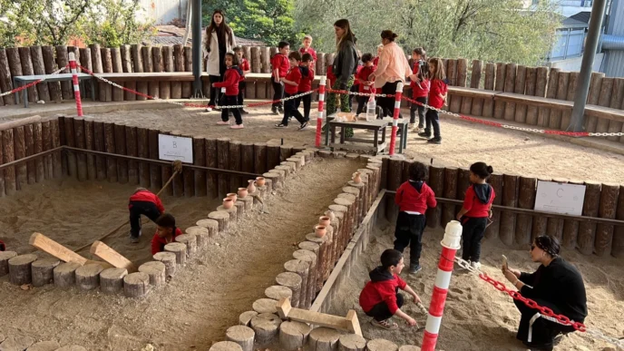 Bursa'da öğrenciler, arkeolojiyi tanıyor