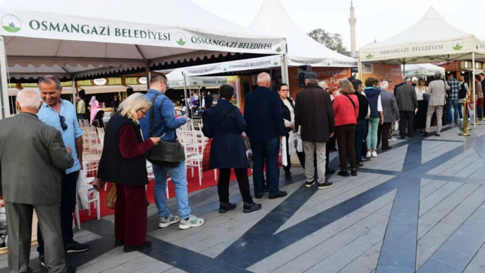 Bursa'da Osmangazi Kitap Fuarı 8’inci gününde de doldu taştı
