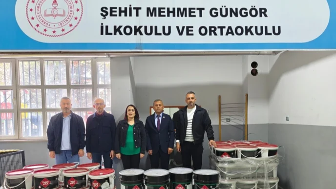 Bursa Gemlik’te Şehit Mehmet Güngör İlkokulu'na renkli destek
