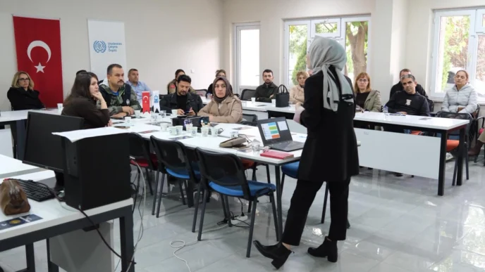 Bursa Yıldırım'da 'şiddete karşı' hizmet içi farkındalık