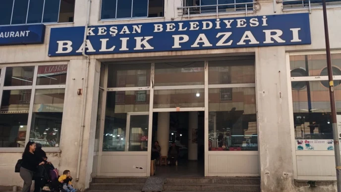 Edirne Keşan Balık Pazarı’nda kanalizasyon sorunu sürüyor!