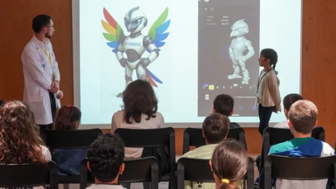 İstanbul Beylikdüzü'nde geleceği kodlayan dijital eğitim sürüyor