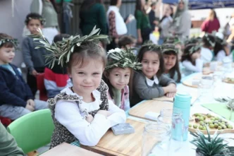 İzmir Aliağa'da minik eller zeytinle buluştu