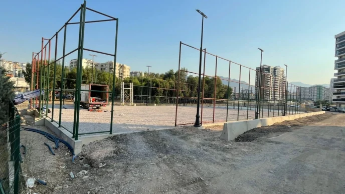 İzmir Büyükşehir’den gençlere beş yeni halı saha