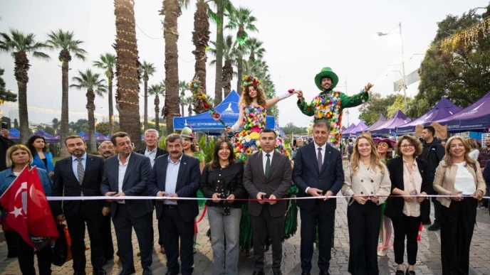 İzmir Kültürpark'ta rengarenk buluşma