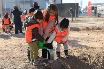 Konya Karatay’da 10 bin 400 metrekarelik alana fidan dikildi