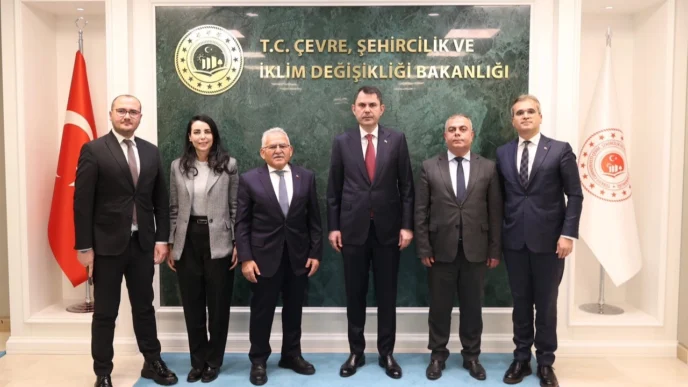 Memduh Büyükkılıç'tan Bakan Kurum'a ziyaret