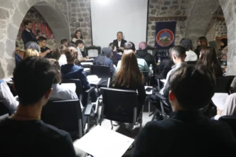 Mustafa Palancıoğlu Mektep Melikgazi'de öğrencilerle buluştu