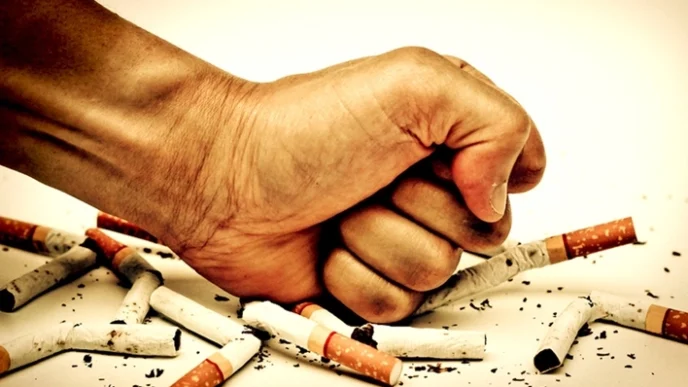 Kamuda sigara içenlere sıkı denetim geliyor