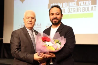 Başkan Bozbey'den gençlere 'hayal kurun' tavsiyesi