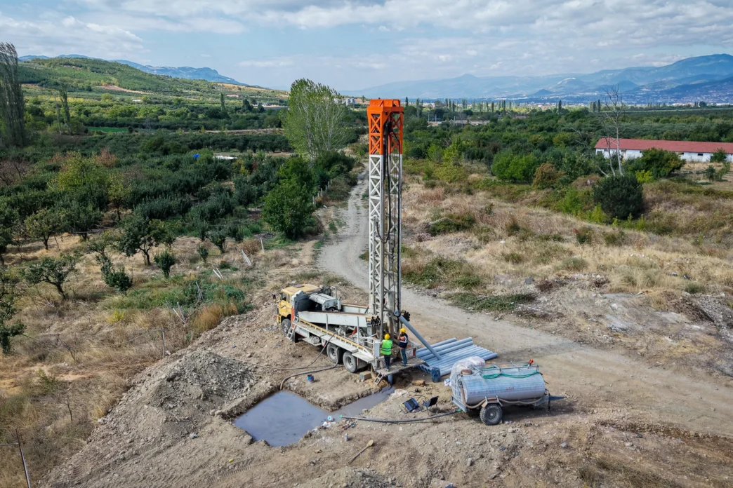 Geyve Doğantepe’ye 132 metre derinlikten kaliteli su