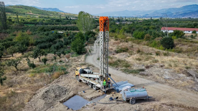 Geyve Doğantepe’ye 132 metre derinlikten kaliteli su