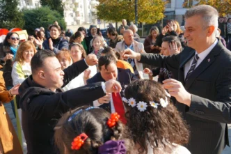 Gölcük'te engelli bireyler renk kattı