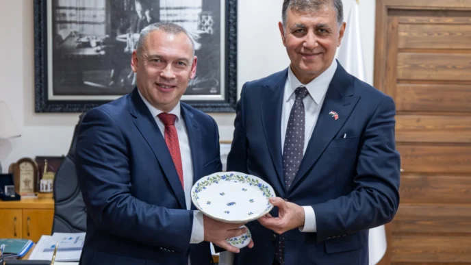 İzmir-Macaristan hattında 'kardeş kent' ilişkisinin temelleri atıldı