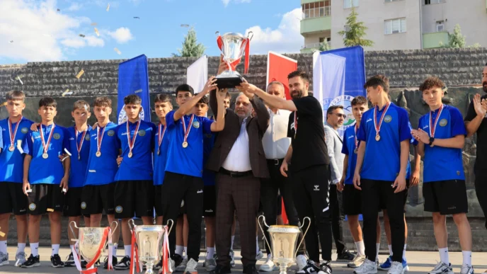 Kayseri Talas'ta Sporcu Fabrikası'ndan 2 yeni oyuncu