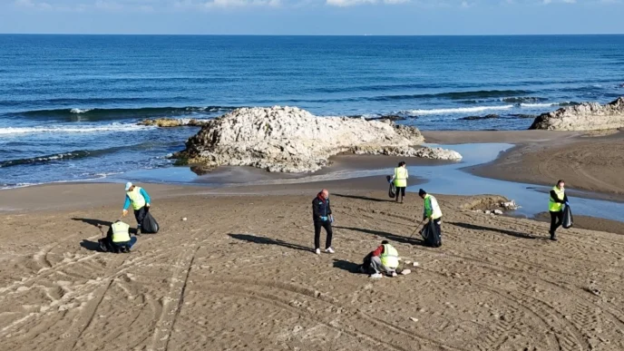 Kocaeli'de yılın üçüncü dönem deniz çöpü izleme faaliyeti