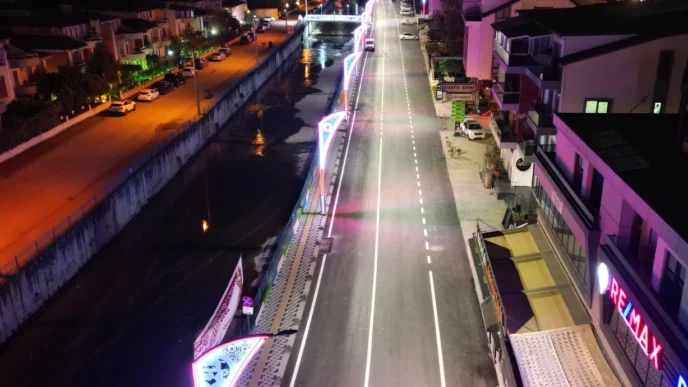 Kocaeli İzmit'te Akarca Caddesi modern görünüme kavuştu