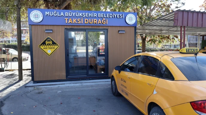 Muğla Büyükşehir’den yerli üretim taksi durakları