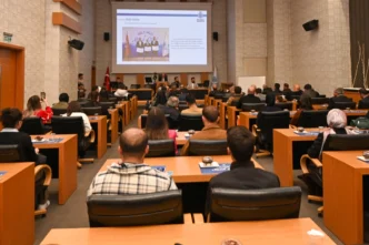 Üniversite öğrencileri Selçuklu meclisinde