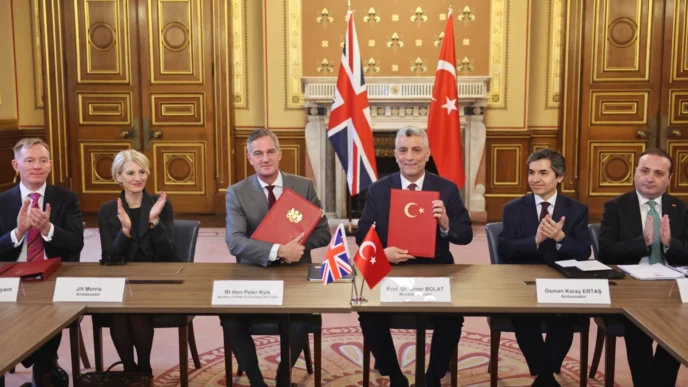 Bakan Bolat: Türkiye-İngiltere ticaretinde hedef 40 milyar dolar