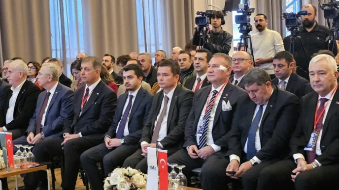 Başkan Aydın 'Afetlere Dirençli Kentler Paneli'ne katıldı