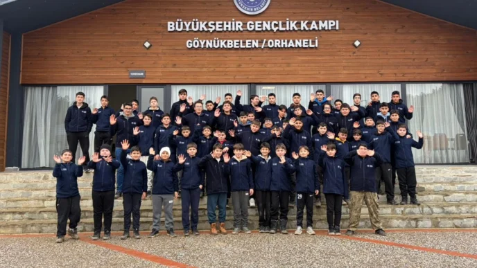 Bursa Büyükşehir'den doğayla iç içe yarıyıl kampı