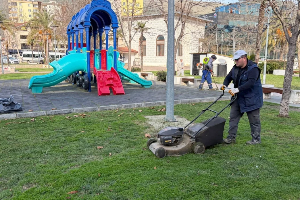 Bursa Gemlik'te üst yapı ve bakımda yoğun mesai