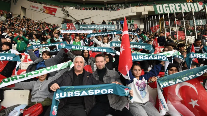 Bursa Osmangazi’de 90 çocuk daha yeşil beyazlı oldu
