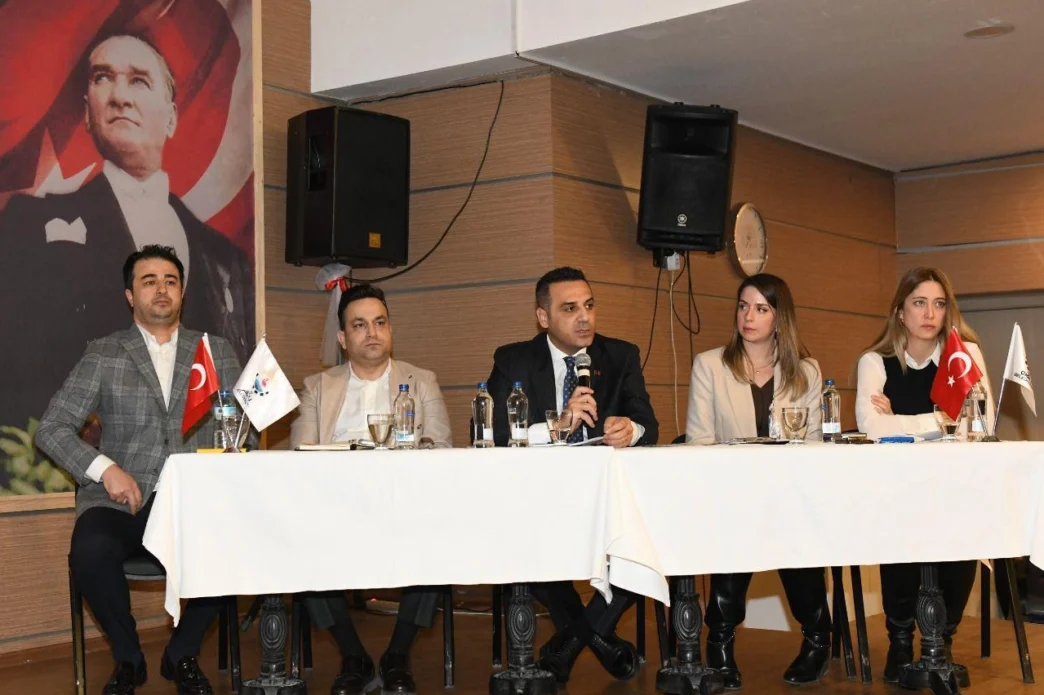 İzmir Çiğli’de revizyon planlar mahalle sakinlerine anlatıldı