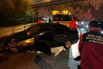 Kocaeli A Takımı'ndan kazaya anında müdahale