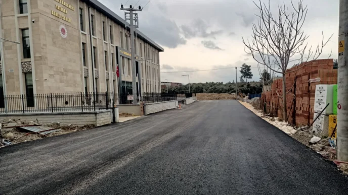 Muğla Büyükşehir’den Yatağan’a yol yatırımı