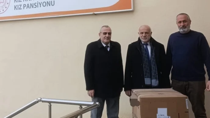 Niğde'de diyabetli öğrencilere “Mini Buzdolabı” desteği