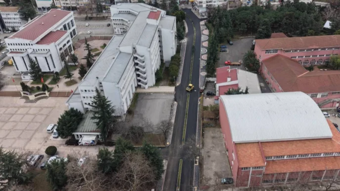 Trabzon Büyükşehir caddeleri yenilemeyi sürdürüyor 