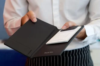 Restoranlarda zorunlu servis ve kuver ücretine son!