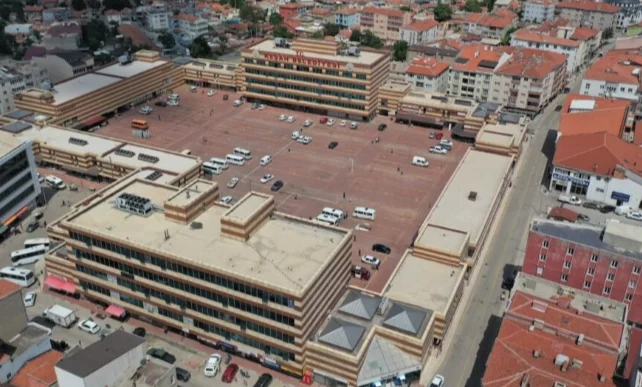 Yüzde 300 aidat zammı isyan ettirdi