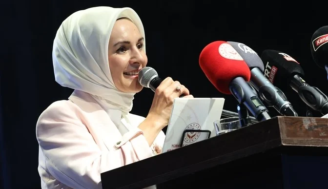 Bakan Göktaş'tan Budapeşte’de “Aile Odaklı Zirve”de önemli mesajlar