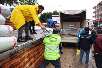 Antalya'da hortum ve fırtına mağduru üreticiye destek